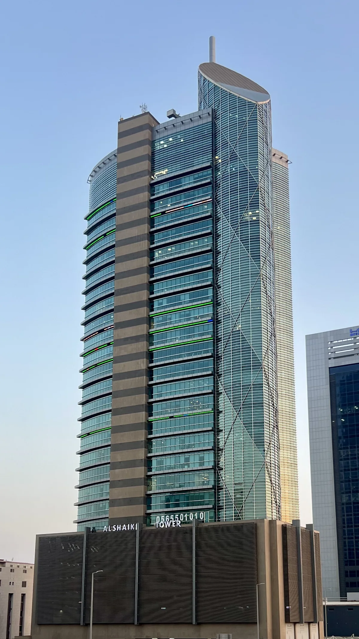 البرج من طريق الملك فهد