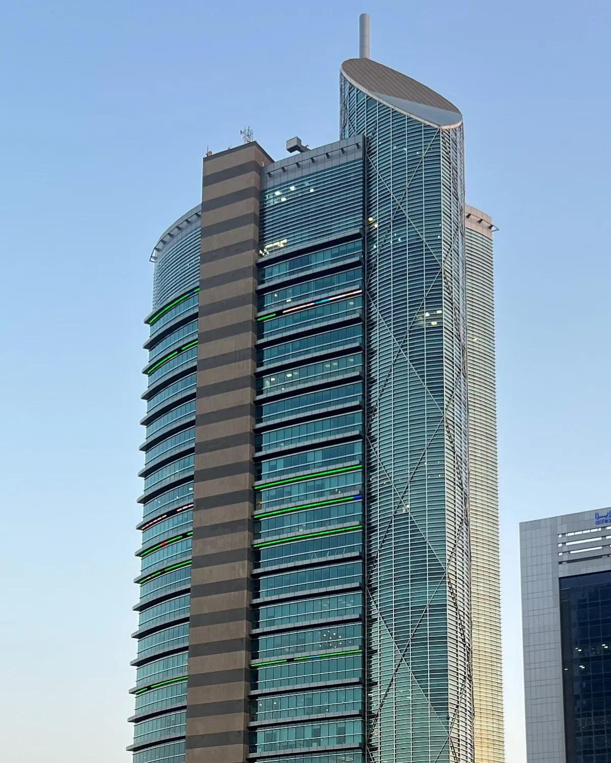 البرج عند الغروب